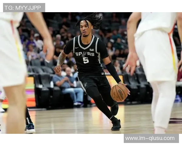 马刺新赛季球衣正式发布卡斯尔亲自试穿展现独特魅力与设计风格